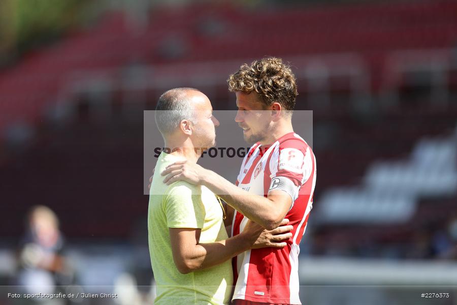 Danke, Umarmung, Thorsten Fischer, Sebastian Schuppan, FLYERALARM Arena, Würzburg, 04.07.2020, DFB, sport, action, Fussball, Juli 2020, 3. Liga, Hallescher FC, FC Würzburger Kickers - Bild-ID: 2276373 Danke, Umarmung, Thorsten Fischer, Sebastian Schuppan, FLYERALARM Arena, Würzburg, 04.07.2020, DFB, sport, action, Fussball, Juli 2020, 3. Liga, Hallescher FC, FC Würzburger Kickers - Bild-ID: 2276373