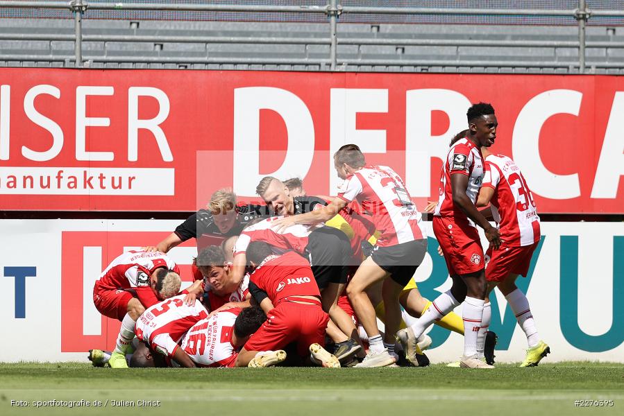 Dominik Widemann, Eric Verstappen, Robert Herrmann, Frank Ronstadt, Leroy Kwadwo, Patrick Sontheimer, Sebastian Schuppan, FLYERALARM Arena, Würzburg, 04.07.2020, DFB, sport, action, Fussball, Juli 2020, 3. Liga, Hallescher FC, FC Würzburger Kickers - Bild-ID: 2276395 Dominik Widemann, Eric Verstappen, Robert Herrmann, Frank Ronstadt, Leroy Kwadwo, Patrick Sontheimer, Sebastian Schuppan, FLYERALARM Arena, Würzburg, 04.07.2020, DFB, sport, action, Fussball, Juli 2020, 3. Liga, Hallescher FC, FC Würzburger Kickers - Bild-ID: 2276395