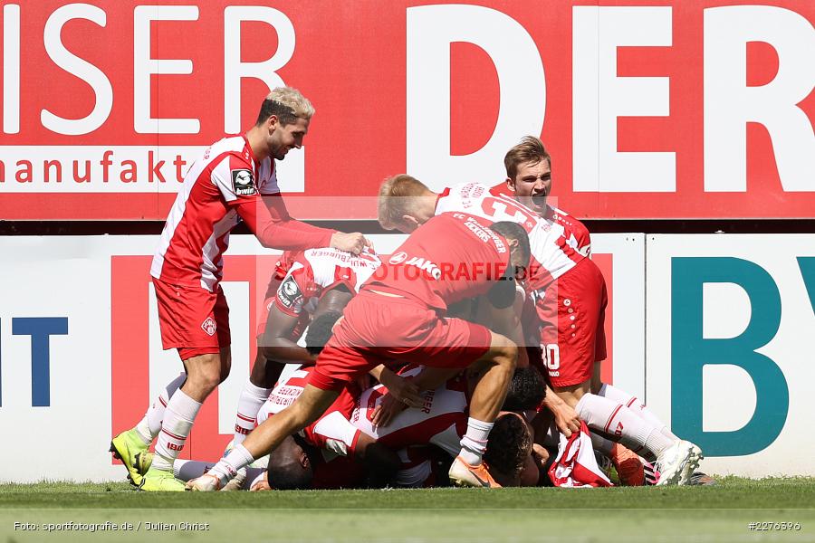 Simon Rhein, Sebastian Schuppan, Leroy Kwadwo, Fabio Kaufmann, Maximilian Breunig, FLYERALARM Arena, Würzburg, 04.07.2020, DFB, sport, action, Fussball, Juli 2020, 3. Liga, Hallescher FC, FC Würzburger Kickers - Bild-ID: 2276396