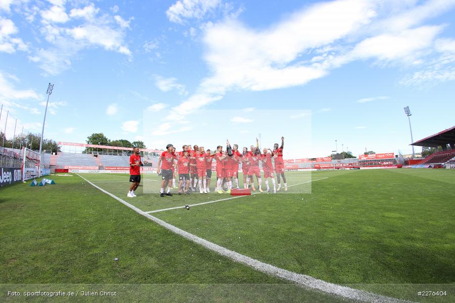Luca Pfeiffer, Fabio Kaufmann, Maximilian Breunig, Vincent Mueller, Saliou Sané, Simon Rhein, Eric Verstappen, Hendrik Hansen, Leroy Kwadwo, Luke Hemmerich, Frank Ronstadt, Niklas Zulciak, Jonas David, Sebastian Schuppan, FLYERALARM Arena, Würzburg, 04.07.2020, DFB, sport, action, Fussball, Juli 2020, 3. Liga, Hallescher FC, FC Würzburger Kickers - Bild-ID: 2276404