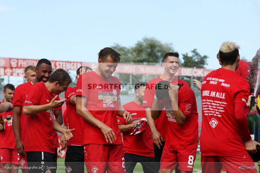 Dave Gnaase, Fabio Kaufmann, Sebastian Schuppan, FLYERALARM Arena, Würzburg, 04.07.2020, DFB, sport, action, Fussball, Juli 2020, 3. Liga, Hallescher FC, FC Würzburger Kickers - Bild-ID: 2276408 Dave Gnaase, Fabio Kaufmann, Sebastian Schuppan, FLYERALARM Arena, Würzburg, 04.07.2020, DFB, sport, action, Fussball, Juli 2020, 3. Liga, Hallescher FC, FC Würzburger Kickers - Bild-ID: 2276408