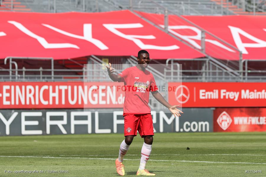 Leroy Kwadwo, FLYERALARM Arena, Würzburg, 04.07.2020, DFB, sport, action, Fussball, Juli 2020, 3. Liga, Hallescher FC, FC Würzburger Kickers - Bild-ID: 2276418 Leroy Kwadwo, FLYERALARM Arena, Würzburg, 04.07.2020, DFB, sport, action, Fussball, Juli 2020, 3. Liga, Hallescher FC, FC Würzburger Kickers - Bild-ID: 2276418