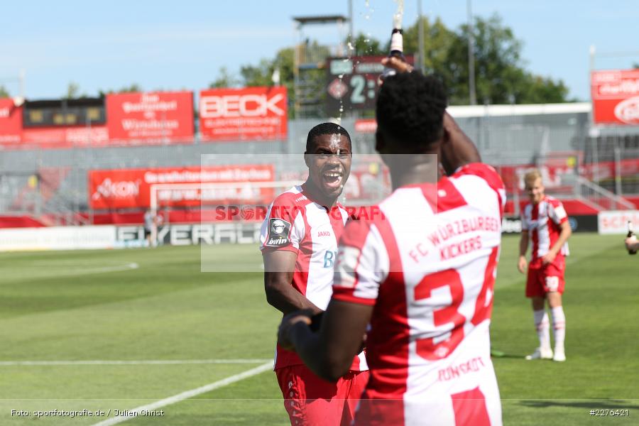 Frank Ronstadt, Leroy Kwadwo, FLYERALARM Arena, Würzburg, 04.07.2020, DFB, sport, action, Fussball, Juli 2020, 3. Liga, Hallescher FC, FC Würzburger Kickers - Bild-ID: 2276421