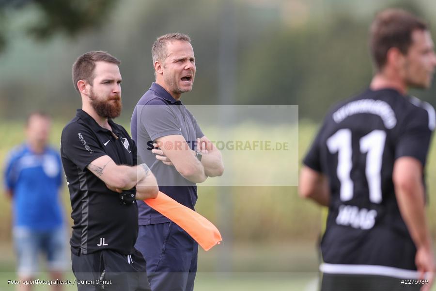 gibt Anweisungen, Trainer, Carsten Lanik, Fussball, 02.08.2020, Bezirksfreundschaftsspiele, TSV Unterpleichfeld, TSV Retzbach - Bild-ID: 2276939