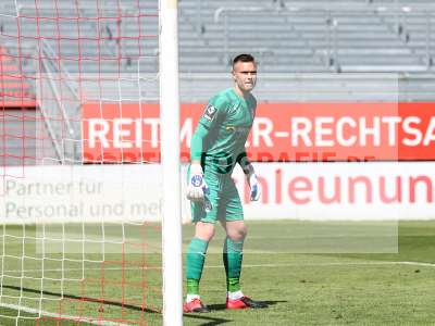 Fotos von FC Würzburger Kickers - Hallescher FC auf sportfotografie.de