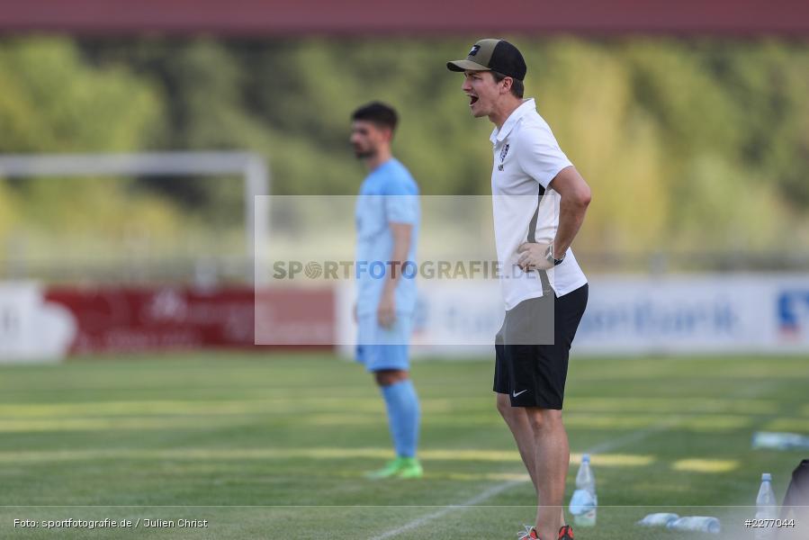 Trainer, gibt Anweisungen, Markus Köhler, Bayernliga Nord, Landesliga Nordwest, 08.08.2020, Landesfreundschaftsspiele, SV Vatan Spor Aschaffenburg, TSV Karlburg - Bild-ID: 2277044