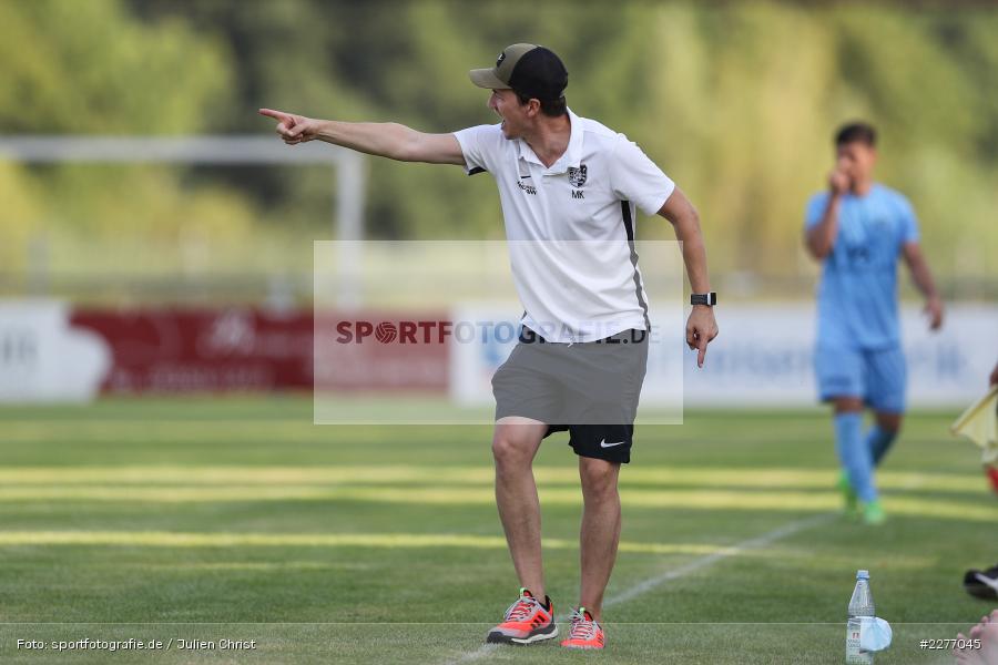 gibt Anweisungen, Trainer, Markus Köhler, Bayernliga Nord, Landesliga Nordwest, 08.08.2020, Landesfreundschaftsspiele, SV Vatan Spor Aschaffenburg, TSV Karlburg - Bild-ID: 2277045