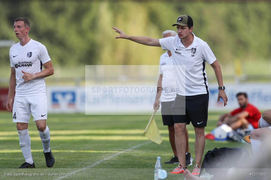 gibt Anweisungen, Trainer, Markus Köhler, Bayernliga Nord, Landesliga Nordwest, 08.08.2020, Landesfreundschaftsspiele, SV Vatan Spor Aschaffenburg, TSV Karlburg - Bild-ID: 2277052