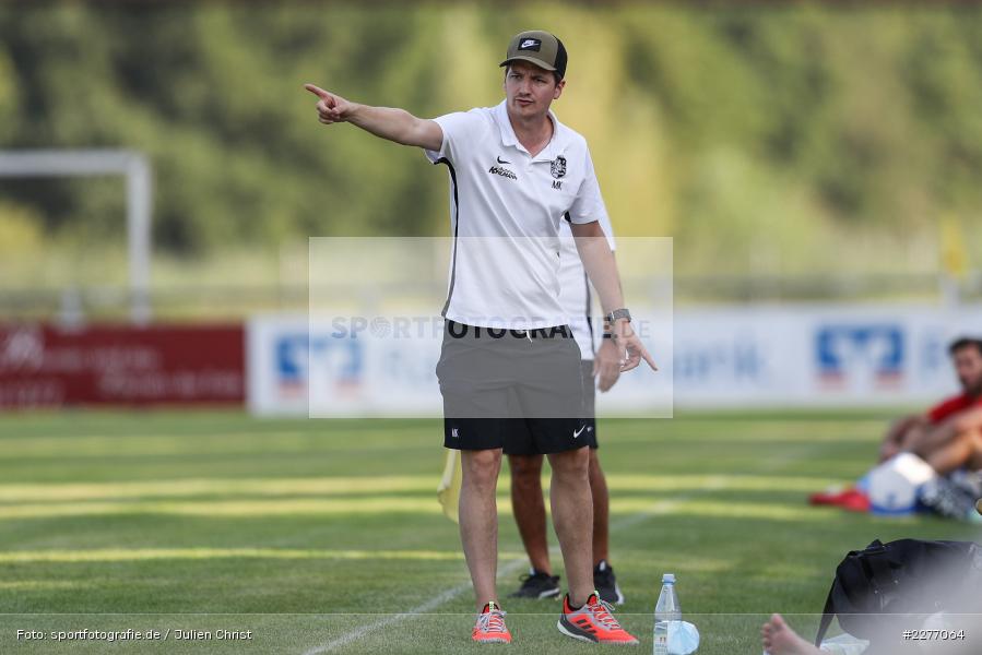 gibt Anweisungen, Trainer, Markus Köhler, Bayernliga Nord, Landesliga Nordwest, 08.08.2020, Landesfreundschaftsspiele, SV Vatan Spor Aschaffenburg, TSV Karlburg - Bild-ID: 2277064