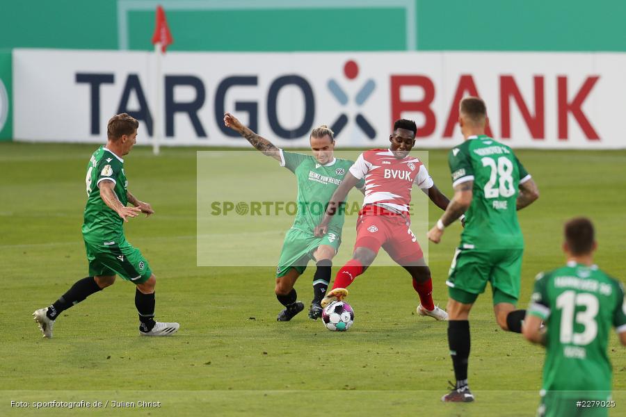 Niklas Hult, Frank Ronstadt, FLYERALARM Arena, Würzburg, 14.09.2020, DFB, sport, action, Fussball, Deutschland, September 2020, DFB-Pokal, Hannover 96, FC Würzburger Kickers - Bild-ID: 2279025 Niklas Hult, Frank Ronstadt, FLYERALARM Arena, Würzburg, 14.09.2020, DFB, sport, action, Fussball, Deutschland, September 2020, DFB-Pokal, Hannover 96, FC Würzburger Kickers - Bild-ID: 2279025