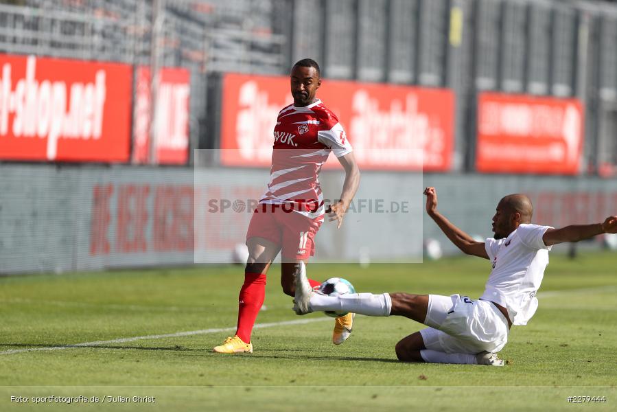Louis Samson, Saliou Sané, FLYERALARM Arena, Würzburg, 19.09.2020, DFL, sport, action, Fussball, Deutschland, September 2020, Saison 2020/2021, Bundesliga, 2. Bundesliga, FC Erzgebirge Aue, FC Würzburger Kickers - Bild-ID: 2279444