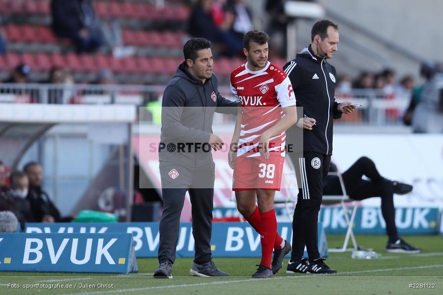 Robert Herrmann, Kurtulus Öztürk, FLYERALARM Arena, Würzburg, 04.10.2020, DFL, sport, action, Fussball, Deutschland, Oktober 2020, Saison 2020/2021, Bundesliga, 2. Bundesliga, SpVgg Greuther Fürth, FC Würzburger Kickers - Bild-ID: 2281122 Robert Herrmann, Kurtulus Öztürk, FLYERALARM Arena, Würzburg, 04.10.2020, DFL, sport, action, Fussball, Deutschland, Oktober 2020, Saison 2020/2021, Bundesliga, 2. Bundesliga, SpVgg Greuther Fürth, FC Würzburger Kickers - Bild-ID: 2281122
