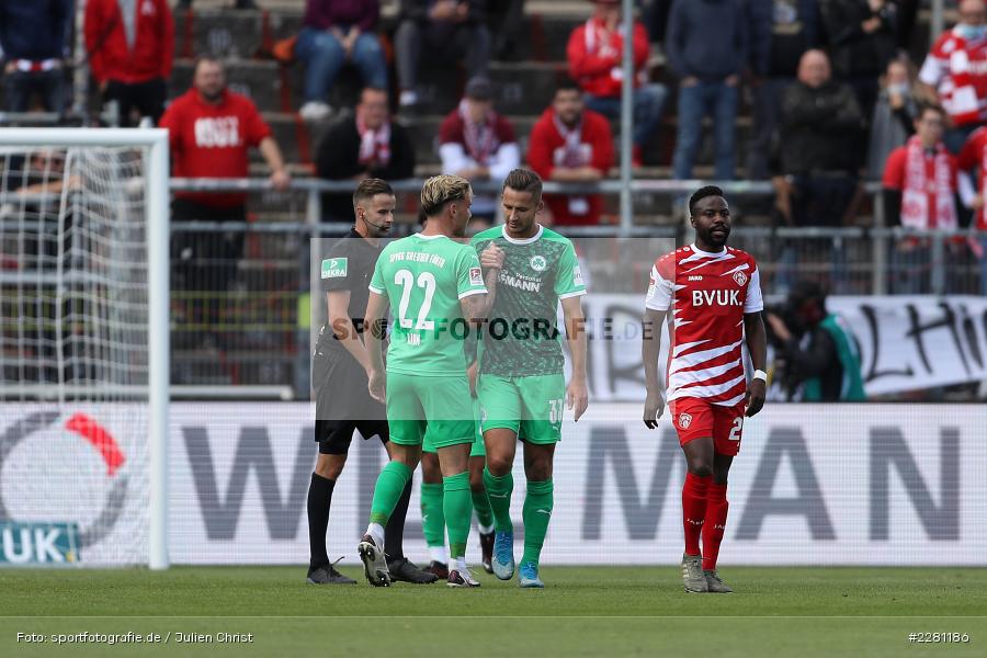 Nzuzi Toko, David Raum, Paul Seguin, FLYERALARM Arena, Würzburg, 04.10.2020, DFL, sport, action, Fussball, Deutschland, Oktober 2020, Saison 2020/2021, Bundesliga, 2. Bundesliga, SpVgg Greuther Fürth, FC Würzburger Kickers - Bild-ID: 2281186 Nzuzi Toko, David Raum, Paul Seguin, FLYERALARM Arena, Würzburg, 04.10.2020, DFL, sport, action, Fussball, Deutschland, Oktober 2020, Saison 2020/2021, Bundesliga, 2. Bundesliga, SpVgg Greuther Fürth, FC Würzburger Kickers - Bild-ID: 2281186