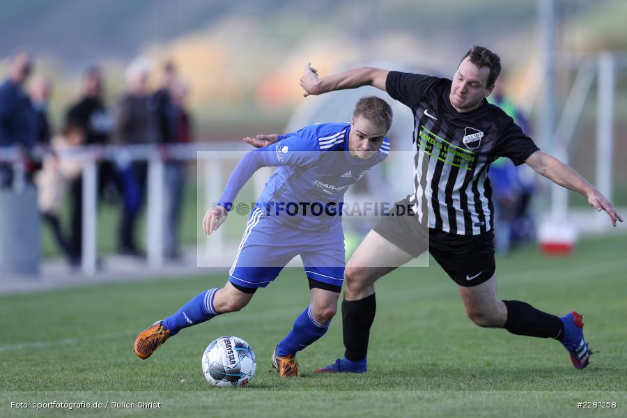 sport, action, TSV Retzbach, TSV Lohr, Sportgelände, Retzbach, Oktober 2020, Manuel Rumpel, Fussball, Dominik Bathon, DFB, Bezirksliga Unterfranken, 04.10.2020 - Bild-ID: 2281258 sport, action, TSV Retzbach, TSV Lohr, Sportgelände, Retzbach, Oktober 2020, Manuel Rumpel, Fussball, Dominik Bathon, DFB, Bezirksliga Unterfranken, 04.10.2020 - Bild-ID: 2281258