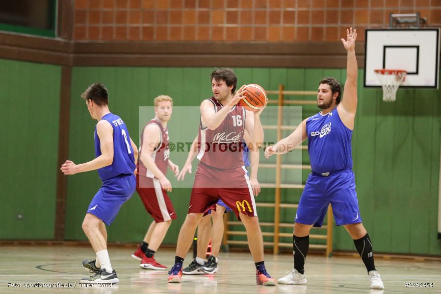 Gabriel Kemnitzer, Erwin-Ammann-Halle, Karlstadt, 10.10.2020, sport, action, Saison, Halle, Deutschland, Oktober 2020, Bezirksklasse, Basketball, DJK Schweinfurt 2, TSV Karlstadt - Bild-ID: 2282454 Gabriel Kemnitzer, Erwin-Ammann-Halle, Karlstadt, 10.10.2020, sport, action, Saison, Halle, Deutschland, Oktober 2020, Bezirksklasse, Basketball, DJK Schweinfurt 2, TSV Karlstadt - Bild-ID: 2282454