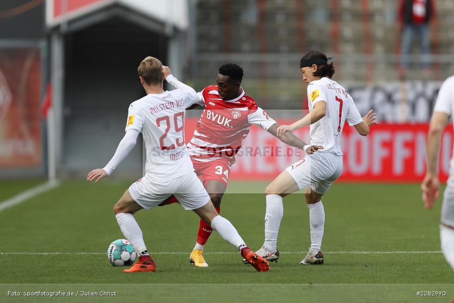 tackle, Jae-sung Lee, Joshua Mees, Frank Ronstadt, FLYERALARM Arena, Würzburg, 18.10.2020, sport, action, Saison 2020/2021, soccer, sports, 2. Bundesliga, Deutschland, Oktober 2020, KSV, Holstein Kiel, FC Würzburger Kickers - Bild-ID: 2282990 tackle, Jae-sung Lee, Joshua Mees, Frank Ronstadt, FLYERALARM Arena, Würzburg, 18.10.2020, sport, action, Saison 2020/2021, soccer, sports, 2. Bundesliga, Deutschland, Oktober 2020, KSV, Holstein Kiel, FC Würzburger Kickers - Bild-ID: 2282990