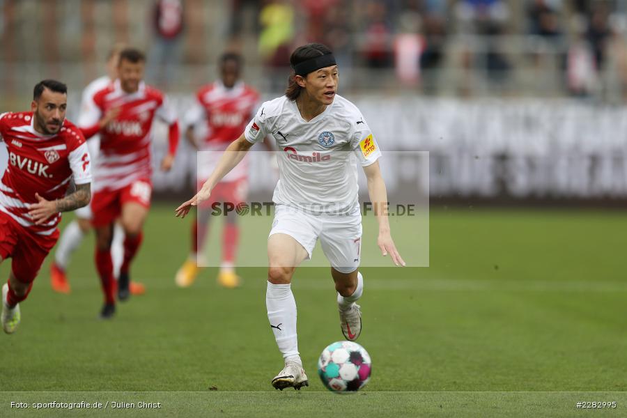 Jae-sung Lee, FLYERALARM Arena, Würzburg, 18.10.2020, sport, action, Saison 2020/2021, soccer, sports, 2. Bundesliga, Deutschland, Oktober 2020, KSV, Holstein Kiel, FC Würzburger Kickers - Bild-ID: 2282995