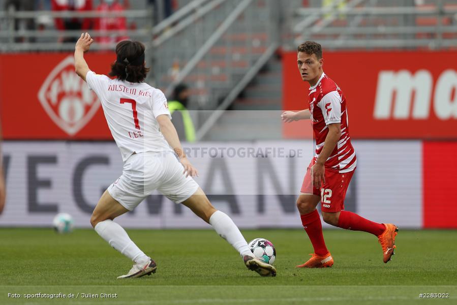 Jae-sung Lee, Patrick Sontheimer, FLYERALARM Arena, Würzburg, 18.10.2020, sport, action, Saison 2020/2021, soccer, sports, 2. Bundesliga, Deutschland, Oktober 2020, KSV, Holstein Kiel, FC Würzburger Kickers - Bild-ID: 2283022