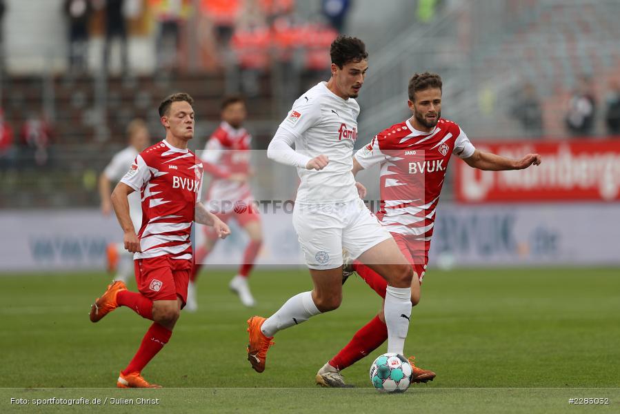 Patrick Sontheimer, Daniel Hägele, Janni Serra, FLYERALARM Arena, Würzburg, 18.10.2020, sport, action, Saison 2020/2021, soccer, sports, 2. Bundesliga, Deutschland, Oktober 2020, KSV, Holstein Kiel, FC Würzburger Kickers - Bild-ID: 2283032 Patrick Sontheimer, Daniel Hägele, Janni Serra, FLYERALARM Arena, Würzburg, 18.10.2020, sport, action, Saison 2020/2021, soccer, sports, 2. Bundesliga, Deutschland, Oktober 2020, KSV, Holstein Kiel, FC Würzburger Kickers - Bild-ID: 2283032