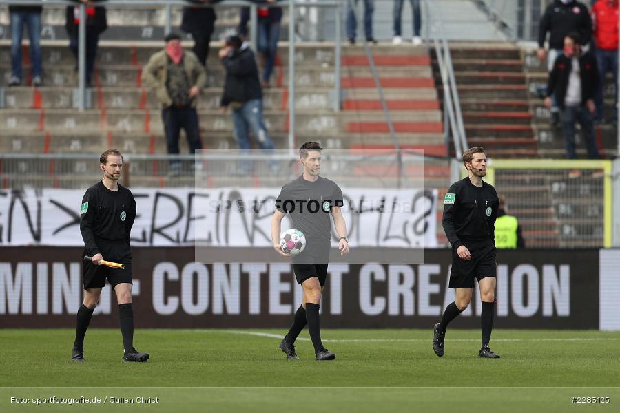 Unparteiische, Referee, Schiedsrichter, Tim Skorczyk, Justus Zorn, Dr. Matthias Jöllenbeck, FLYERALARM Arena, Würzburg, 18.10.2020, sport, action, Saison 2020/2021, soccer, sports, 2. Bundesliga, Deutschland, Oktober 2020, KSV, Holstein Kiel, FC Würzburger Kickers - Bild-ID: 2283125 Unparteiische, Referee, Schiedsrichter, Tim Skorczyk, Justus Zorn, Dr. Matthias Jöllenbeck, FLYERALARM Arena, Würzburg, 18.10.2020, sport, action, Saison 2020/2021, soccer, sports, 2. Bundesliga, Deutschland, Oktober 2020, KSV, Holstein Kiel, FC Würzburger Kickers - Bild-ID: 2283125