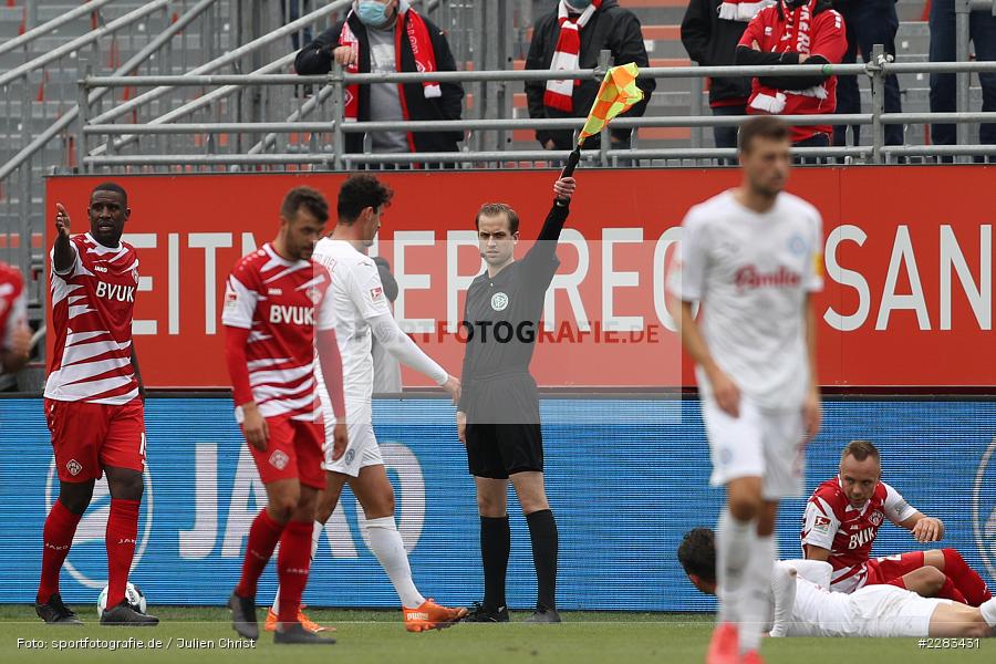 Schiedsrichter-Assistent, Tim Skorczyk, FLYERALARM Arena, Würzburg, 18.10.2020, sport, action, Saison 2020/2021, soccer, sports, 2. Bundesliga, Deutschland, Oktober 2020, KSV, Holstein Kiel, FC Würzburger Kickers - Bild-ID: 2283431