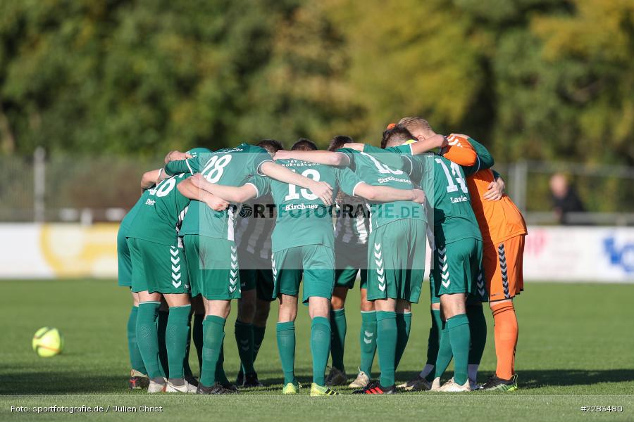 Mannschaftskreis, Sportgelände In der Au, Karlburg, 24.10.2020, BFV, sport, action, Fussball, Deutschland, Oktober 2020, Saison 2019/2020, Bayernliga Nord, TSV Grossbardorf, TSV Karlburg - Bild-ID: 2283480