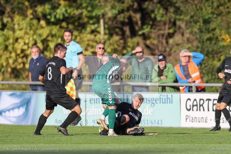 Maximilian Weiß, Marco Schiebel, Andreas Rösch, Sportgelände In der Au, Karlburg, 24.10.2020, BFV, sport, action, Fussball, Deutschland, Oktober 2020, Saison 2019/2020, Bayernliga Nord, TSV Grossbardorf, TSV Karlburg - Bild-ID: 2283582