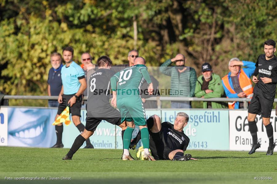 Maximilian Weiß, Marco Schiebel, Andreas Rösch, Sportgelände In der Au, Karlburg, 24.10.2020, BFV, sport, action, Fussball, Deutschland, Oktober 2020, Saison 2019/2020, Bayernliga Nord, TSV Grossbardorf, TSV Karlburg - Bild-ID: 2283584