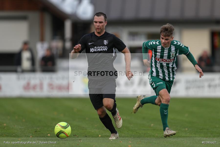 Julius Landeck, Maurice Kübert, Sportgelände In der Au, Karlburg, 24.10.2020, BFV, sport, action, Fussball, Deutschland, Oktober 2020, Saison 2019/2020, Bayernliga Nord, TSV Grossbardorf, TSV Karlburg - Bild-ID: 2283627