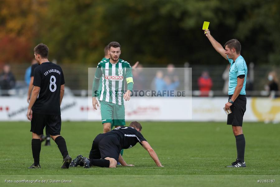 Gelbe Karte, Stefan Klerner, Lukas Illig, Sportgelände In der Au, Karlburg, 24.10.2020, BFV, sport, action, Fussball, Deutschland, Oktober 2020, Saison 2019/2020, Bayernliga Nord, TSV Grossbardorf, TSV Karlburg - Bild-ID: 2283787