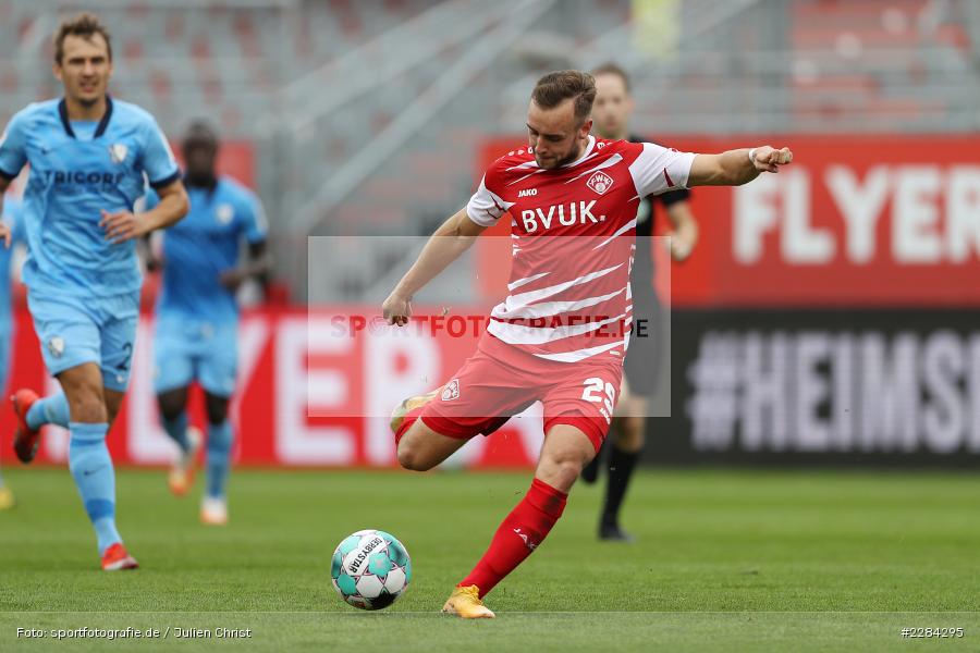 Torschuss, David Kopacz, FLYERALARM Arena, Würzburg, 01.11.2020, DFL, sport, action, Fussball, Deutschland, November 2020, Saison 2020/2021, Bundesliga, 2. Bundesliga, VfL Bochum, FC Würzburger Kickers - Bild-ID: 2284295 Torschuss, David Kopacz, FLYERALARM Arena, Würzburg, 01.11.2020, DFL, sport, action, Fussball, Deutschland, November 2020, Saison 2020/2021, Bundesliga, 2. Bundesliga, VfL Bochum, FC Würzburger Kickers - Bild-ID: 2284295