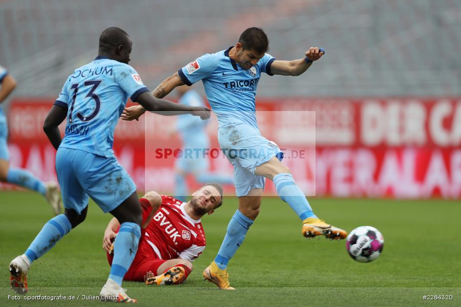 Torschuss, Cristian Gamboa, FLYERALARM Arena, Würzburg, 01.11.2020, DFL, sport, action, Fussball, Deutschland, November 2020, Saison 2020/2021, Bundesliga, 2. Bundesliga, VfL Bochum, FC Würzburger Kickers - Bild-ID: 2284320 Torschuss, Cristian Gamboa, FLYERALARM Arena, Würzburg, 01.11.2020, DFL, sport, action, Fussball, Deutschland, November 2020, Saison 2020/2021, Bundesliga, 2. Bundesliga, VfL Bochum, FC Würzburger Kickers - Bild-ID: 2284320