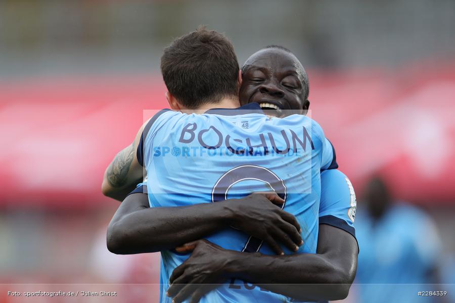 Raman Chibsah, Torjubel, Simon Zoller, FLYERALARM Arena, Würzburg, 01.11.2020, DFL, sport, action, Fussball, Deutschland, November 2020, Saison 2020/2021, Bundesliga, 2. Bundesliga, VfL Bochum, FC Würzburger Kickers - Bild-ID: 2284339 Raman Chibsah, Torjubel, Simon Zoller, FLYERALARM Arena, Würzburg, 01.11.2020, DFL, sport, action, Fussball, Deutschland, November 2020, Saison 2020/2021, Bundesliga, 2. Bundesliga, VfL Bochum, FC Würzburger Kickers - Bild-ID: 2284339