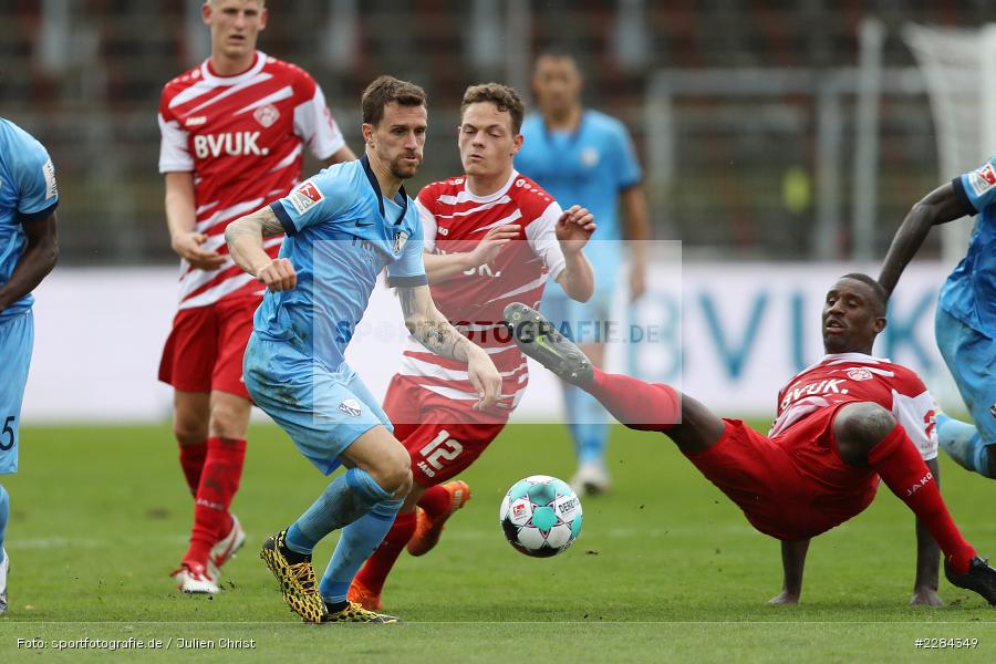 Douglas Franco Teixeira, Patrick Sontheimer, Simon Zoller, FLYERALARM Arena, Würzburg, 01.11.2020, DFL, sport, action, Fussball, Deutschland, November 2020, Saison 2020/2021, Bundesliga, 2. Bundesliga, VfL Bochum, FC Würzburger Kickers - Bild-ID: 2284349 Douglas Franco Teixeira, Patrick Sontheimer, Simon Zoller, FLYERALARM Arena, Würzburg, 01.11.2020, DFL, sport, action, Fussball, Deutschland, November 2020, Saison 2020/2021, Bundesliga, 2. Bundesliga, VfL Bochum, FC Würzburger Kickers - Bild-ID: 2284349