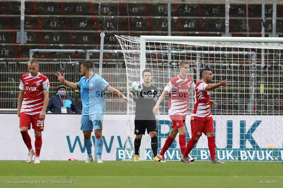 Ball, Manuel Riemann, FLYERALARM Arena, Würzburg, 01.11.2020, DFL, sport, action, Fussball, Deutschland, November 2020, Saison 2020/2021, Bundesliga, 2. Bundesliga, VfL Bochum, FC Würzburger Kickers - Bild-ID: 2284359 Ball, Manuel Riemann, FLYERALARM Arena, Würzburg, 01.11.2020, DFL, sport, action, Fussball, Deutschland, November 2020, Saison 2020/2021, Bundesliga, 2. Bundesliga, VfL Bochum, FC Würzburger Kickers - Bild-ID: 2284359