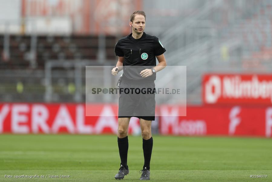 Schiedsrichter, Dr. Martin Thomsen, FLYERALARM Arena, Würzburg, 01.11.2020, DFL, sport, action, Fussball, Deutschland, November 2020, Saison 2020/2021, Bundesliga, 2. Bundesliga, VfL Bochum, FC Würzburger Kickers - Bild-ID: 2284379 Schiedsrichter, Dr. Martin Thomsen, FLYERALARM Arena, Würzburg, 01.11.2020, DFL, sport, action, Fussball, Deutschland, November 2020, Saison 2020/2021, Bundesliga, 2. Bundesliga, VfL Bochum, FC Würzburger Kickers - Bild-ID: 2284379