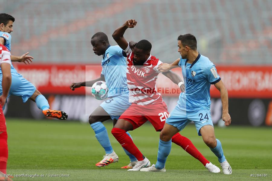 Vasilios Lampropoulos, Raman Chibsah, Ridge Munsy, FLYERALARM Arena, Würzburg, 01.11.2020, DFL, sport, action, Fussball, Deutschland, November 2020, Saison 2020/2021, Bundesliga, 2. Bundesliga, VfL Bochum, FC Würzburger Kickers - Bild-ID: 2284381 Vasilios Lampropoulos, Raman Chibsah, Ridge Munsy, FLYERALARM Arena, Würzburg, 01.11.2020, DFL, sport, action, Fussball, Deutschland, November 2020, Saison 2020/2021, Bundesliga, 2. Bundesliga, VfL Bochum, FC Würzburger Kickers - Bild-ID: 2284381