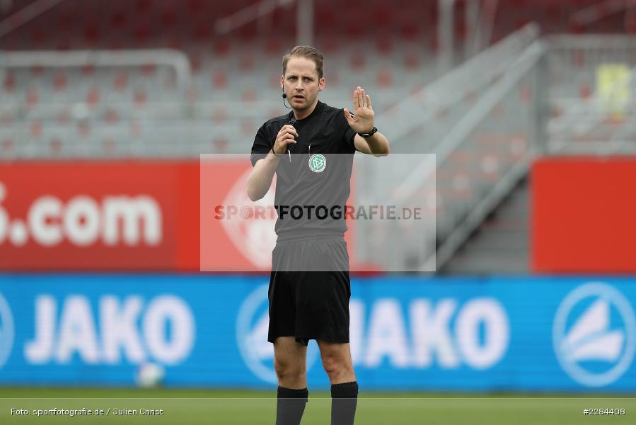 Schiedsrichter, Dr. Martin Thomsen, FLYERALARM Arena, Würzburg, 01.11.2020, DFL, sport, action, Fussball, Deutschland, November 2020, Saison 2020/2021, Bundesliga, 2. Bundesliga, VfL Bochum, FC Würzburger Kickers - Bild-ID: 2284408 Schiedsrichter, Dr. Martin Thomsen, FLYERALARM Arena, Würzburg, 01.11.2020, DFL, sport, action, Fussball, Deutschland, November 2020, Saison 2020/2021, Bundesliga, 2. Bundesliga, VfL Bochum, FC Würzburger Kickers - Bild-ID: 2284408