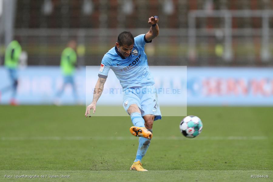 Cristian Gamboa, FLYERALARM Arena, Würzburg, 01.11.2020, DFL, sport, action, Fussball, Deutschland, November 2020, Saison 2020/2021, Bundesliga, 2. Bundesliga, VfL Bochum, FC Würzburger Kickers - Bild-ID: 2284428