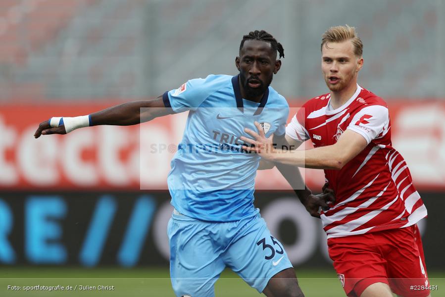 Lars Dietz, Silvere Ganvoula, FLYERALARM Arena, Würzburg, 01.11.2020, DFL, sport, action, Fussball, Deutschland, November 2020, Saison 2020/2021, Bundesliga, 2. Bundesliga, VfL Bochum, FC Würzburger Kickers - Bild-ID: 2284431