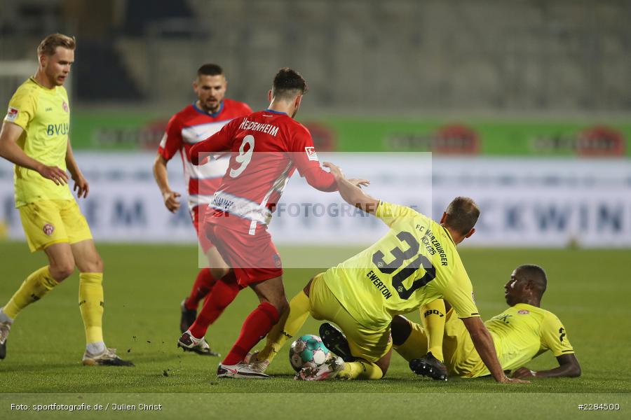Douglas Franco Teixeira, Ewerton, Stefan Schimmer, Voith-Arena, Heidenheim, 06.11.2020, DFL, sport, action, Fussball, Deutschland, November 2020, Saison 2020/2021, Bundesliga, 2. Bundesliga, FC Würzburger Kickers, 1. FC Heidenheim - Bild-ID: 2284500