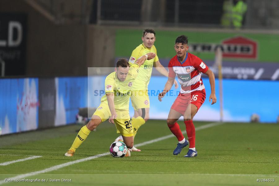 Kevin Sessa, David Kopacz, Voith-Arena, Heidenheim, 06.11.2020, DFL, sport, action, Fussball, Deutschland, November 2020, Saison 2020/2021, Bundesliga, 2. Bundesliga, FC Würzburger Kickers, 1. FC Heidenheim - Bild-ID: 2284533