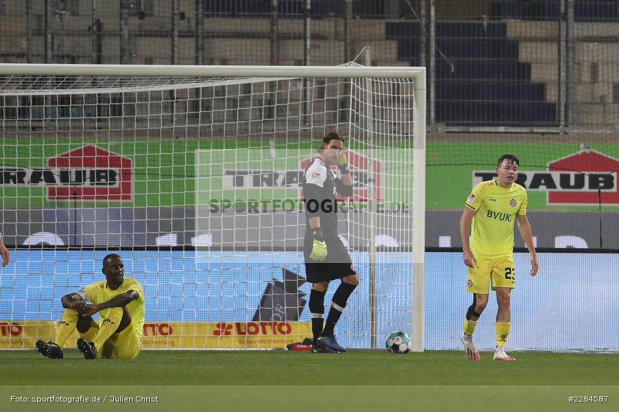 Florian Flecker, Fabian Giefer, Douglas Franco Teixeira, Voith-Arena, Heidenheim, 06.11.2020, DFL, sport, action, Fussball, Deutschland, November 2020, Saison 2020/2021, Bundesliga, 2. Bundesliga, FC Würzburger Kickers, 1. FC Heidenheim - Bild-ID: 2284587 Florian Flecker, Fabian Giefer, Douglas Franco Teixeira, Voith-Arena, Heidenheim, 06.11.2020, DFL, sport, action, Fussball, Deutschland, November 2020, Saison 2020/2021, Bundesliga, 2. Bundesliga, FC Würzburger Kickers, 1. FC Heidenheim - Bild-ID: 2284587