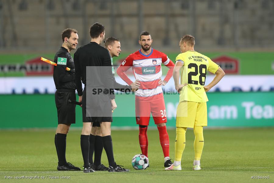 Schiedsrichter Dr. Robert Kampka, Norman Theuerkauf, Arne Feick, Voith-Arena, Heidenheim, 06.11.2020, DFL, sport, action, Fussball, Deutschland, November 2020, Saison 2020/2021, Bundesliga, 2. Bundesliga, FC Würzburger Kickers, 1. FC Heidenheim - Bild-ID: 2284662 Schiedsrichter Dr. Robert Kampka, Norman Theuerkauf, Arne Feick, Voith-Arena, Heidenheim, 06.11.2020, DFL, sport, action, Fussball, Deutschland, November 2020, Saison 2020/2021, Bundesliga, 2. Bundesliga, FC Würzburger Kickers, 1. FC Heidenheim - Bild-ID: 2284662