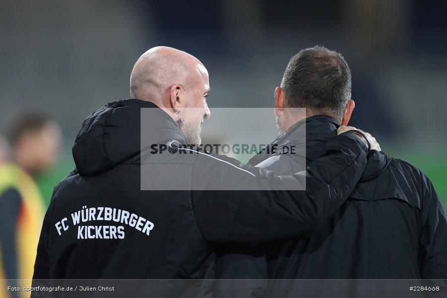 Umarmung, Frank Schmidt, Marco Antwerpen, Voith-Arena, Heidenheim, 06.11.2020, DFL, sport, action, Fussball, Deutschland, November 2020, Saison 2020/2021, Bundesliga, 2. Bundesliga, FC Würzburger Kickers, 1. FC Heidenheim - Bild-ID: 2284668 Umarmung, Frank Schmidt, Marco Antwerpen, Voith-Arena, Heidenheim, 06.11.2020, DFL, sport, action, Fussball, Deutschland, November 2020, Saison 2020/2021, Bundesliga, 2. Bundesliga, FC Würzburger Kickers, 1. FC Heidenheim - Bild-ID: 2284668