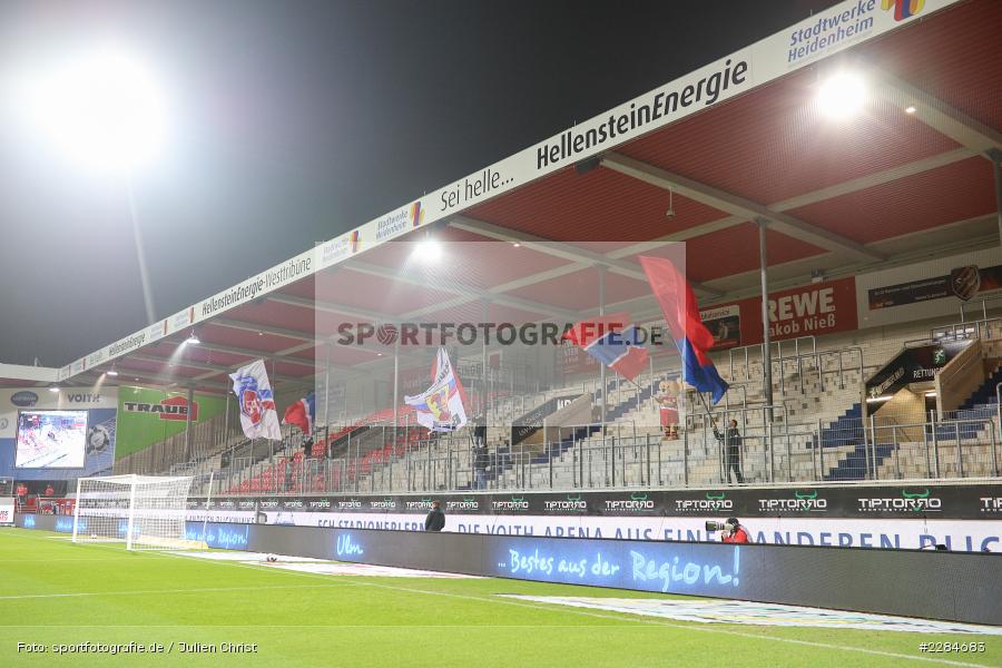 sport, action, Voith-Arena, Tribüne, Saison 2020/2021, November 2020, Maskottchen Paule, Keine Fans, Heidenheim, Fussball, Fahne, FCH, FC Würzburger Kickers, Deutschland, DFL, Covid-19, Clubfahne, Bundesliga, 2. Bundesliga, 1. FC Heidenheim, 07.11.2020 - Bild-ID: 2284683 sport, action, Voith-Arena, Tribüne, Saison 2020/2021, November 2020, Maskottchen Paule, Keine Fans, Heidenheim, Fussball, Fahne, FCH, FC Würzburger Kickers, Deutschland, DFL, Covid-19, Clubfahne, Bundesliga, 2. Bundesliga, 1. FC Heidenheim, 07.11.2020 - Bild-ID: 2284683