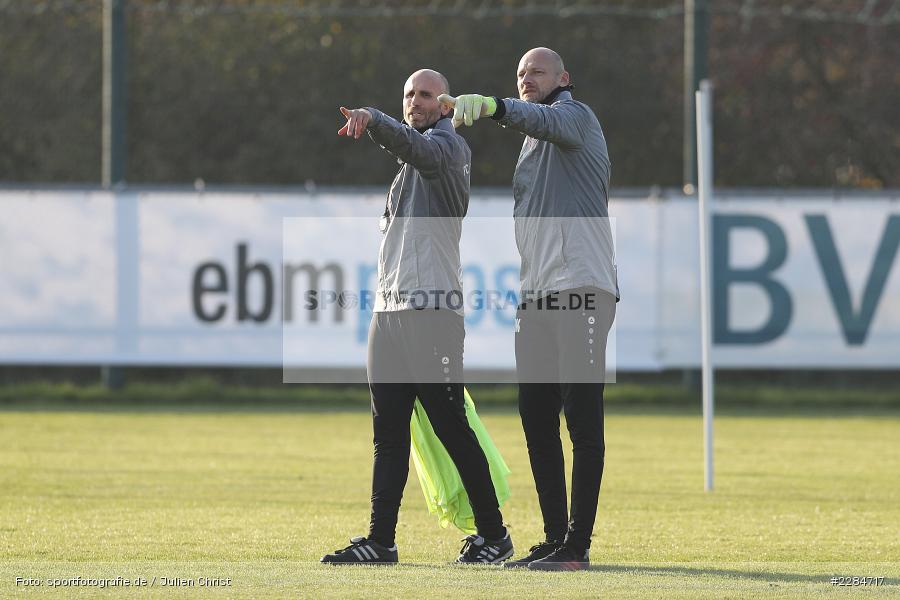 Hand, zeigen, gestikulieren, Robert Wulnikowski, Benjamin Sachs, Sportgelände am Sonnenstuhl, Randersacker, 09.11.2020, DFL, sport, action, Fussball, Deutschland, November 2020, Saison 2020/2021, Bundesliga, 2. Bundesliga, FC Würzburger Kickers, Neuer Trainer, Bernhard Trares, Erstes Training, Vorstellung - Bild-ID: 2284717 Hand, zeigen, gestikulieren, Robert Wulnikowski, Benjamin Sachs, Sportgelände am Sonnenstuhl, Randersacker, 09.11.2020, DFL, sport, action, Fussball, Deutschland, November 2020, Saison 2020/2021, Bundesliga, 2. Bundesliga, FC Würzburger Kickers, Neuer Trainer, Bernhard Trares, Erstes Training, Vorstellung - Bild-ID: 2284717