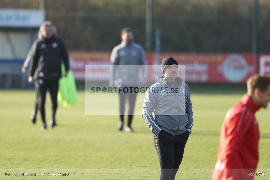 Sportgelände am Sonnenstuhl, Randersacker, 09.11.2020, DFL, sport, action, Fussball, Deutschland, November 2020, Saison 2020/2021, Bundesliga, 2. Bundesliga, FC Würzburger Kickers, Neuer Trainer, Bernhard Trares, Erstes Training, Vorstellung - Bild-ID: 2284719 Sportgelände am Sonnenstuhl, Randersacker, 09.11.2020, DFL, sport, action, Fussball, Deutschland, November 2020, Saison 2020/2021, Bundesliga, 2. Bundesliga, FC Würzburger Kickers, Neuer Trainer, Bernhard Trares, Erstes Training, Vorstellung - Bild-ID: 2284719
