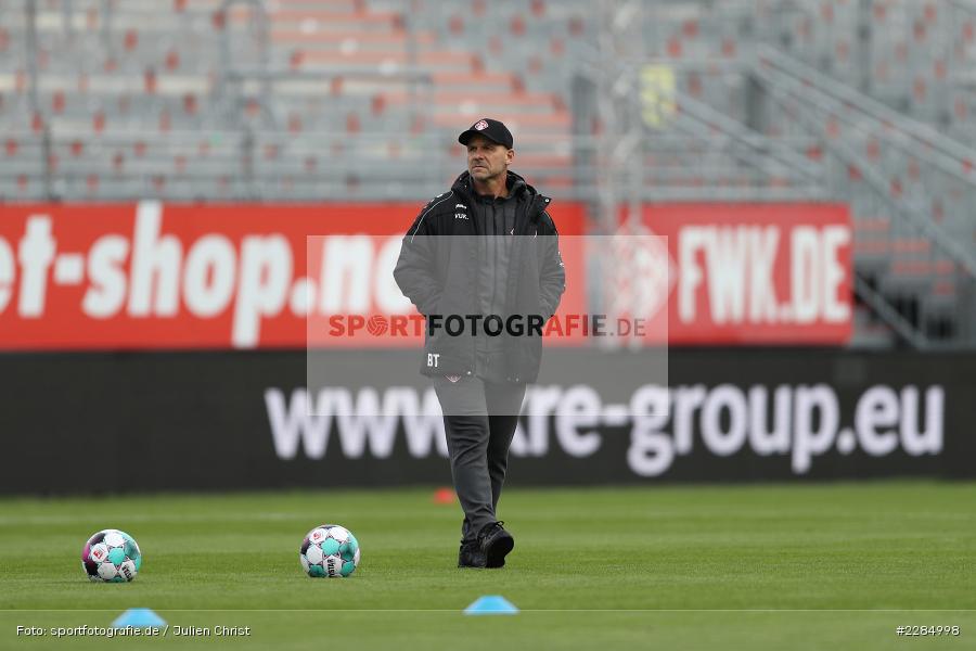 Trainer, Bernhard Trares, FLYERALARM Arena, Würzburg, 22.11.2020, DFL, sport, action, Fussball, Deutschland, November 2020, Saison 2020/2021, 2. Bundesliga, Hannover 96, FC Würzburger Kickers - Bild-ID: 2284998 Trainer, Bernhard Trares, FLYERALARM Arena, Würzburg, 22.11.2020, DFL, sport, action, Fussball, Deutschland, November 2020, Saison 2020/2021, 2. Bundesliga, Hannover 96, FC Würzburger Kickers - Bild-ID: 2284998
