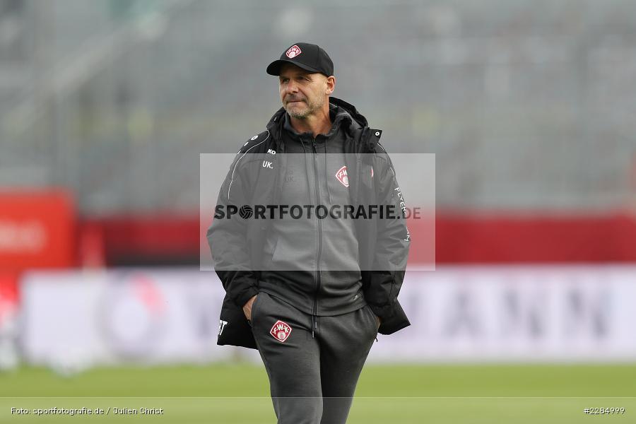 Trainer, Bernhard Trares, FLYERALARM Arena, Würzburg, 22.11.2020, DFL, sport, action, Fussball, Deutschland, November 2020, Saison 2020/2021, 2. Bundesliga, Hannover 96, FC Würzburger Kickers - Bild-ID: 2284999 Trainer, Bernhard Trares, FLYERALARM Arena, Würzburg, 22.11.2020, DFL, sport, action, Fussball, Deutschland, November 2020, Saison 2020/2021, 2. Bundesliga, Hannover 96, FC Würzburger Kickers - Bild-ID: 2284999